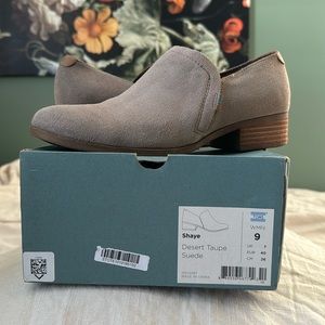 TOMS grey/beige suede loafers
